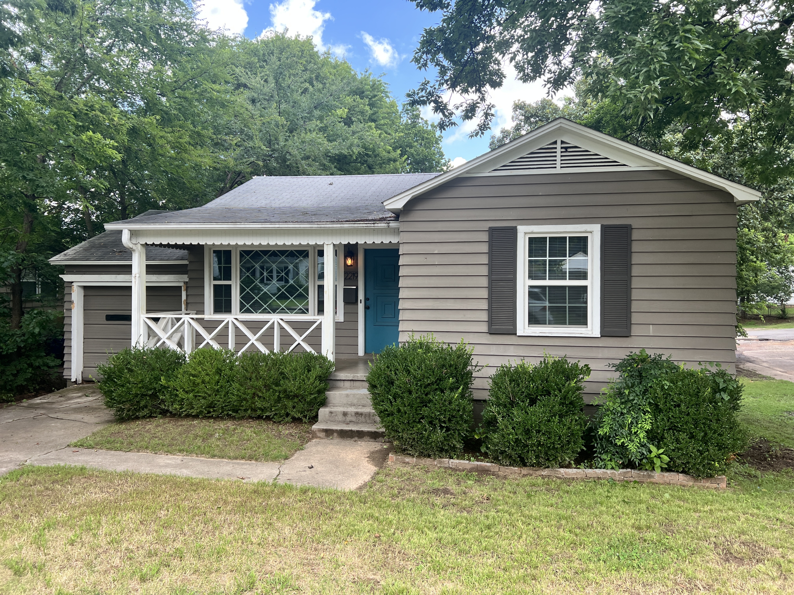 2219 South W